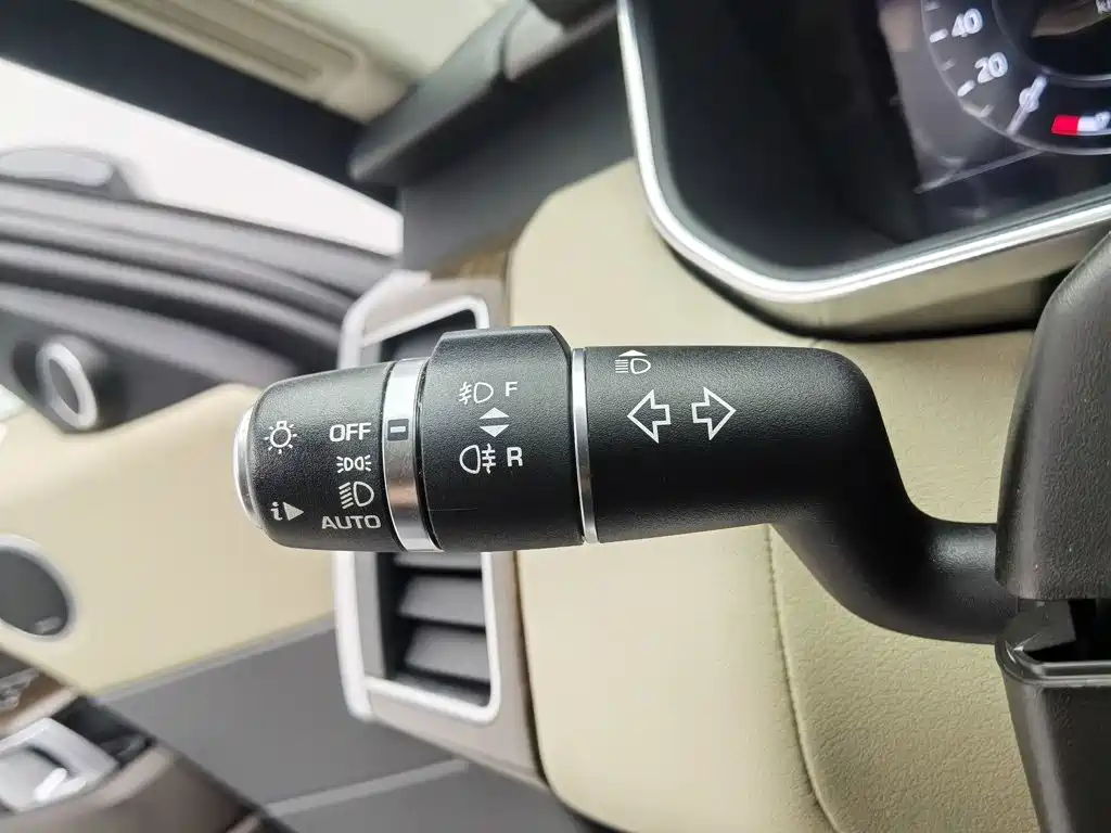 Land Rover Sport PHEV — миниатюра 21