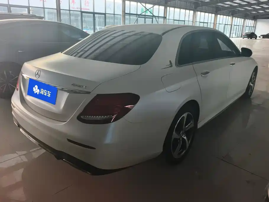 Mercedes-Benz E-Class — миниатюра 3