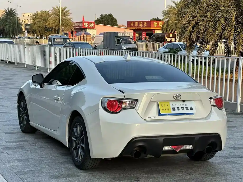 Toyota 86 — миниатюра 6