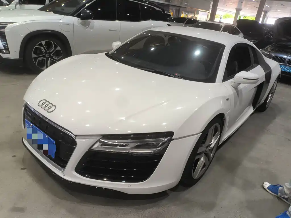 Audi R8