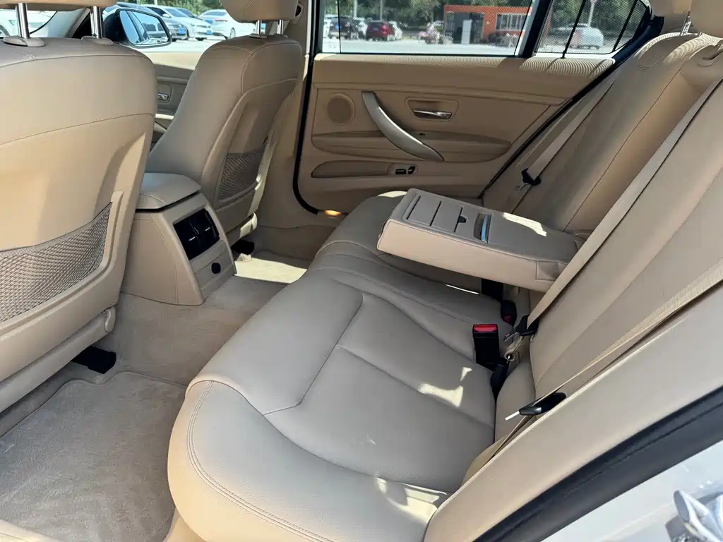 BMW 3 Series — миниатюра 10