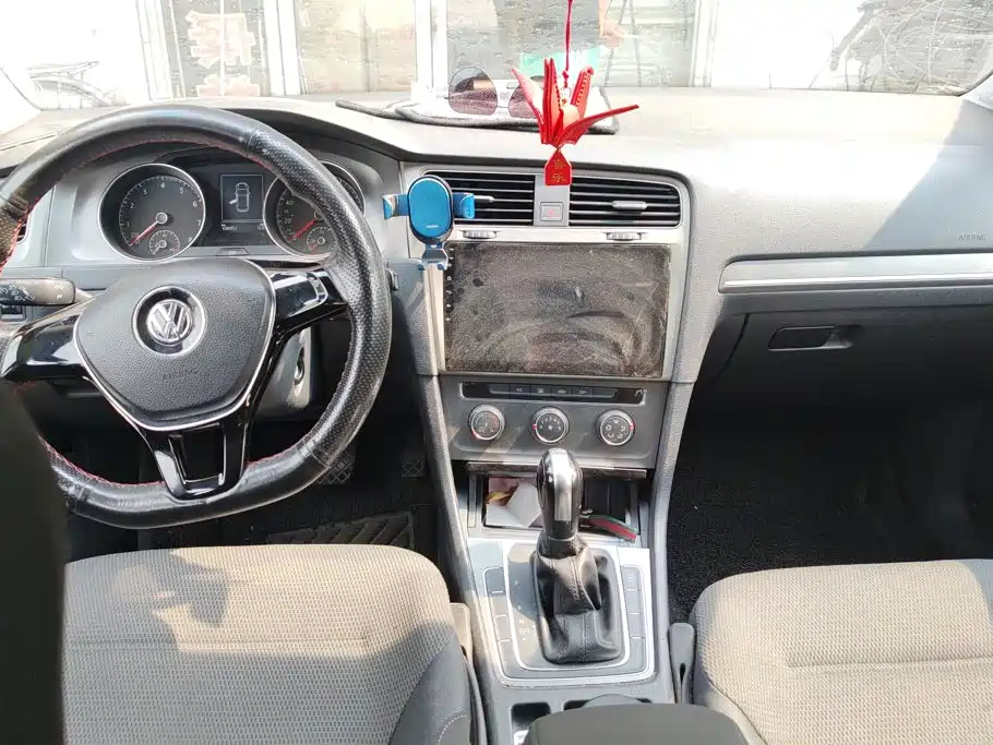 Volkswagen Golf — миниатюра 12
