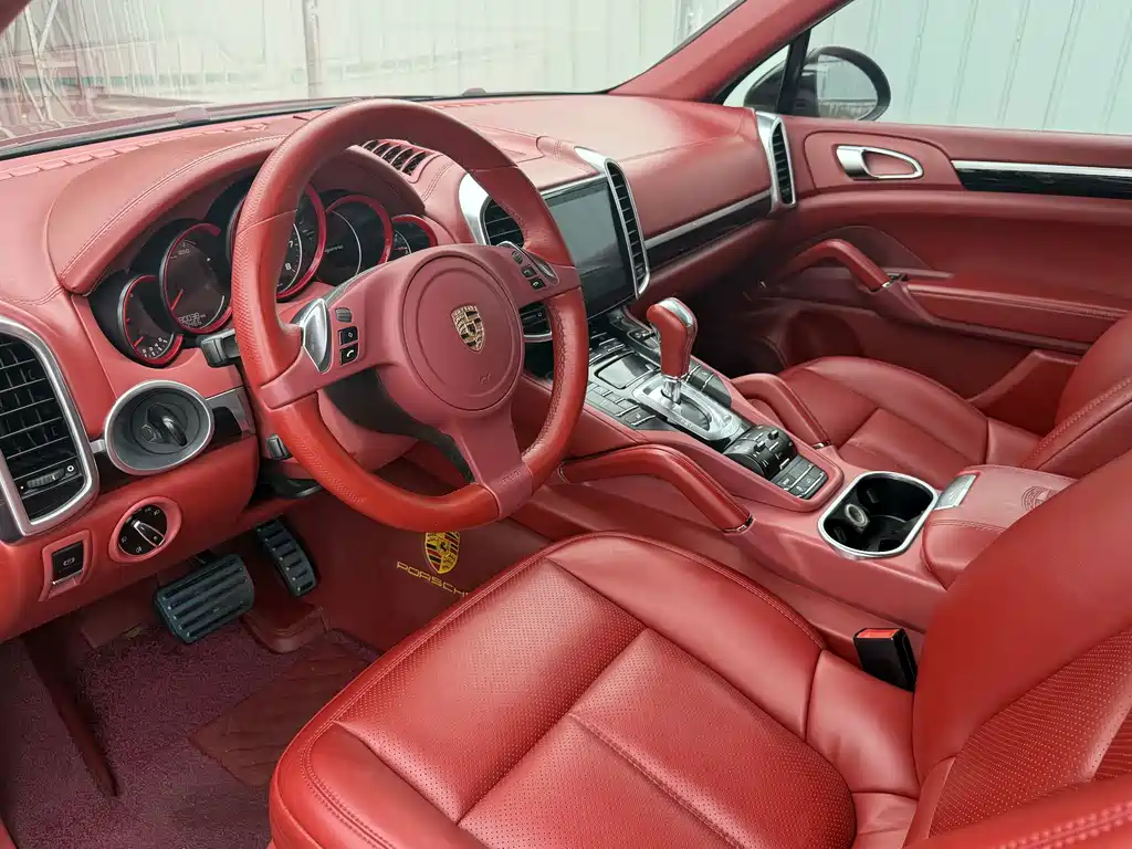 Porsche Cayenne — миниатюра 10