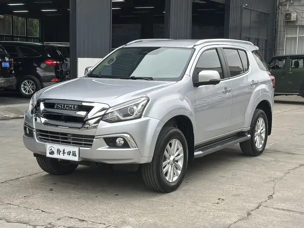 Isuzu MU-X 2022