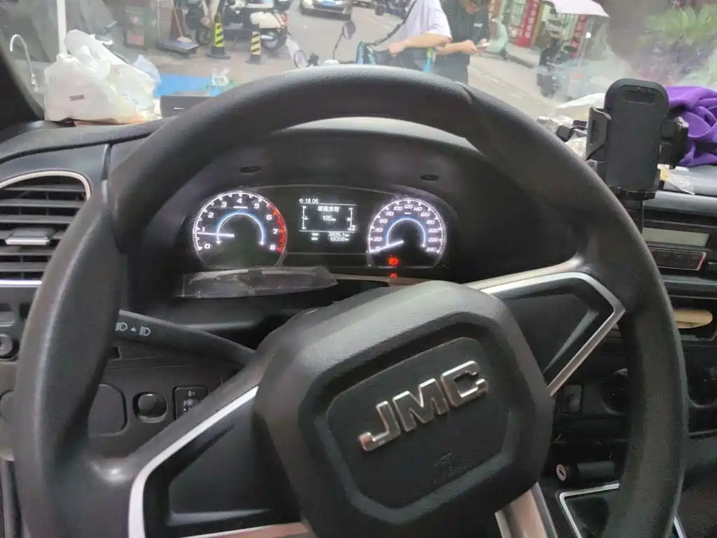 JMC Tesla — миниатюра 3