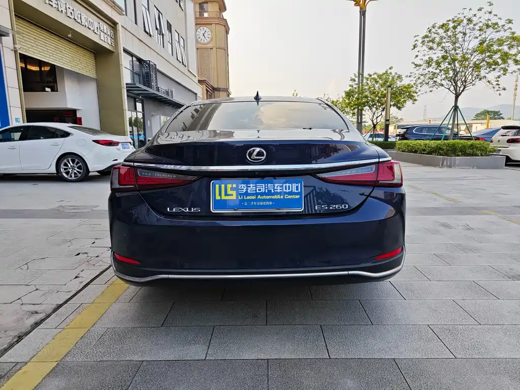 Lexus ES — миниатюра 4
