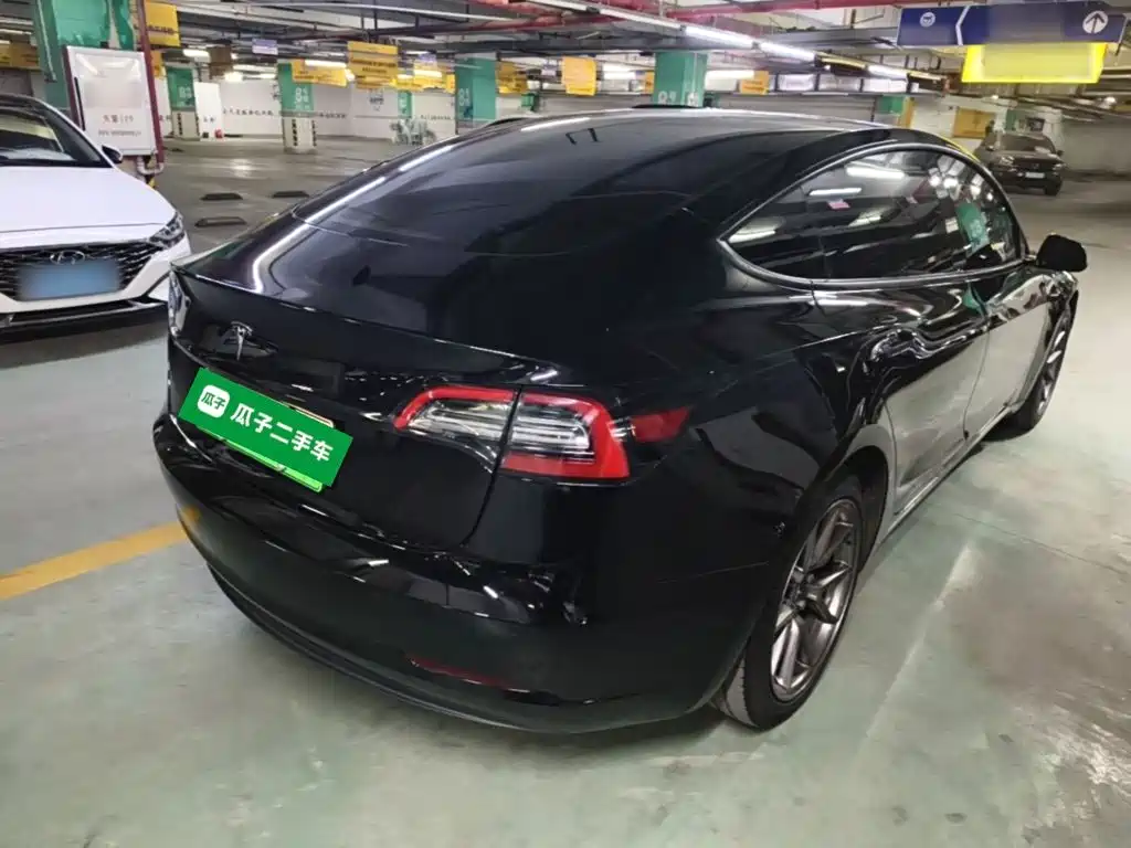 Tesla Model 3 — миниатюра 7