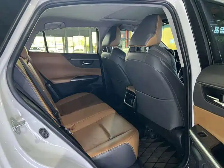 Toyota Venza — миниатюра 18