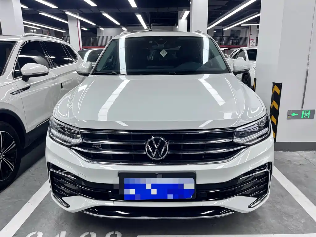 Volkswagen Tiguan L — миниатюра 2