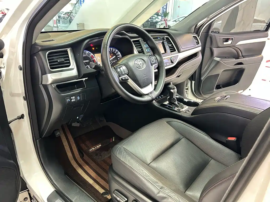 Toyota Highlander — миниатюра 4