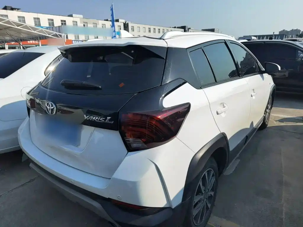 Toyota Yaris L — миниатюра 7