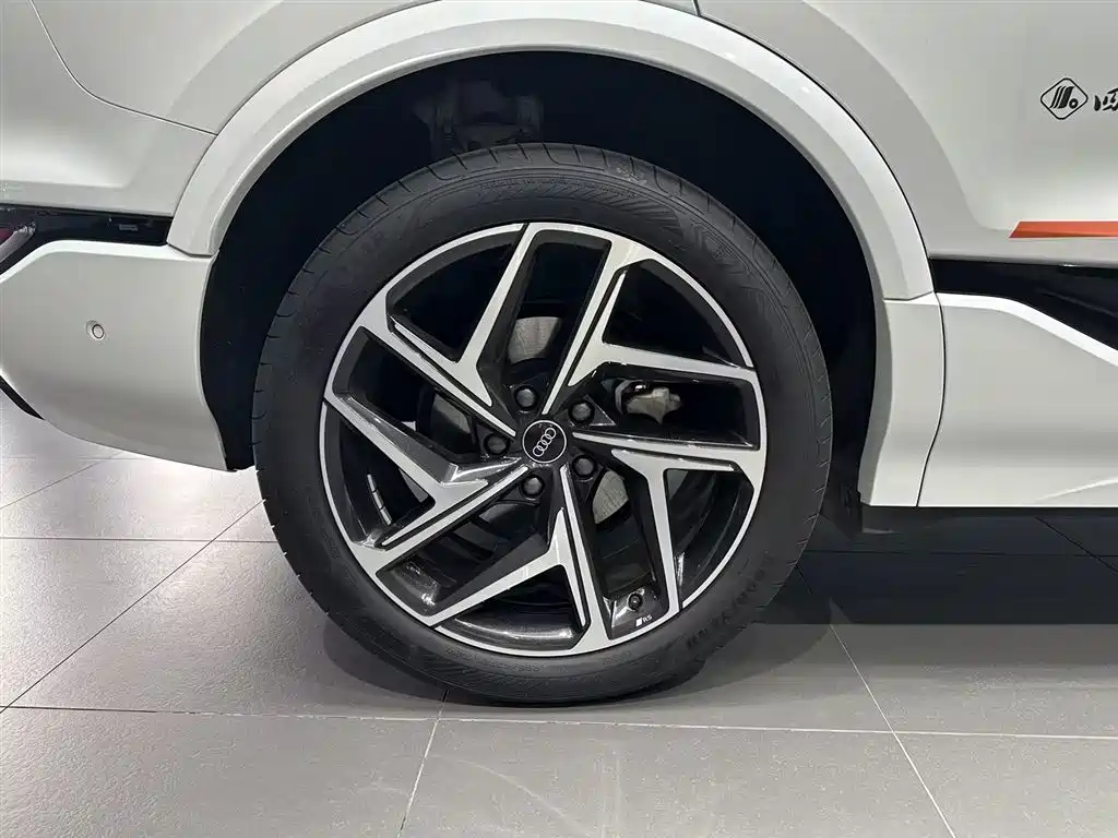 Audi Q6L e-tron — миниатюра 18