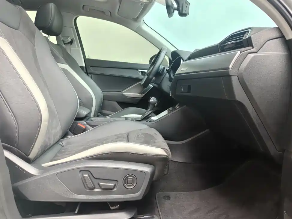 Audi Q3 — миниатюра 12