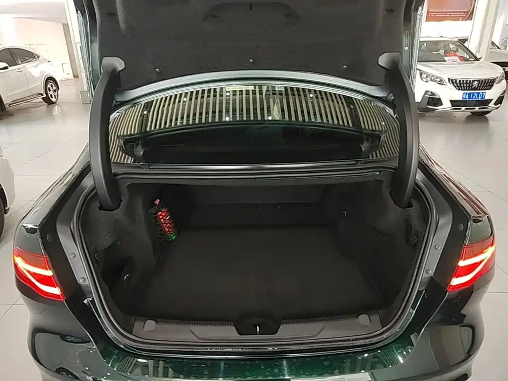 Jaguar XEL — миниатюра 19