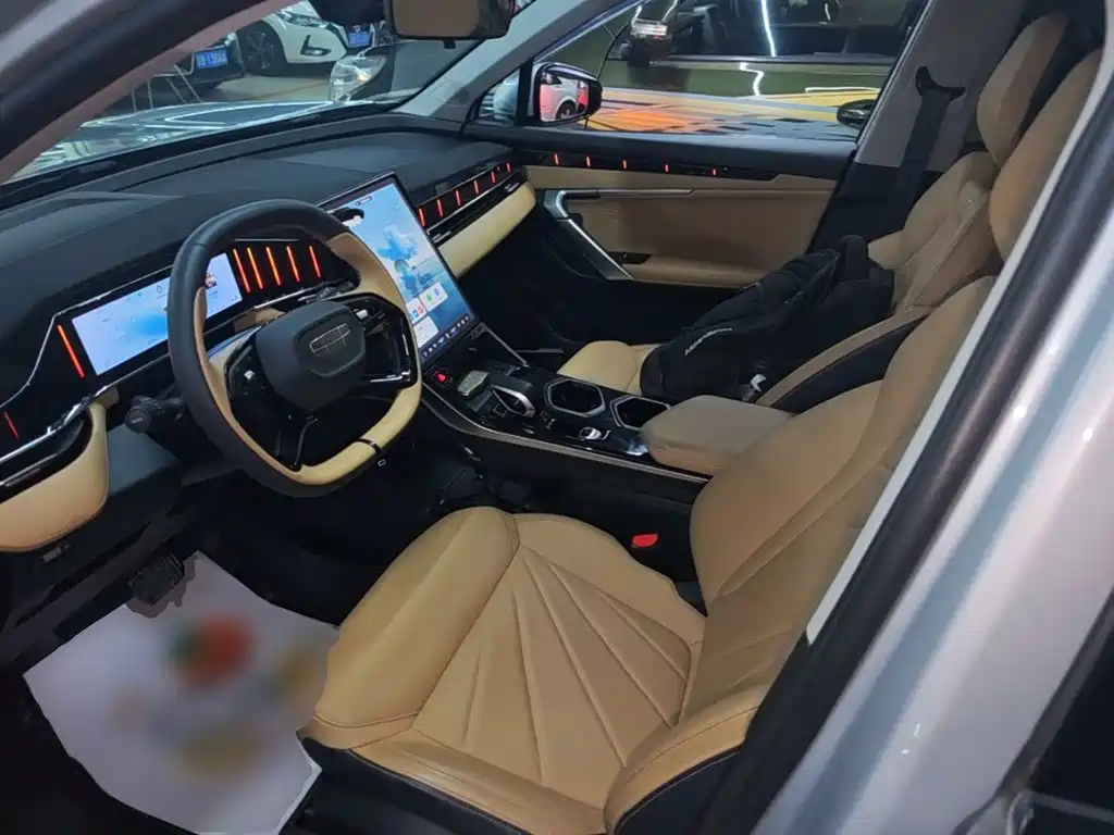 Geely Boyue L — миниатюра 15