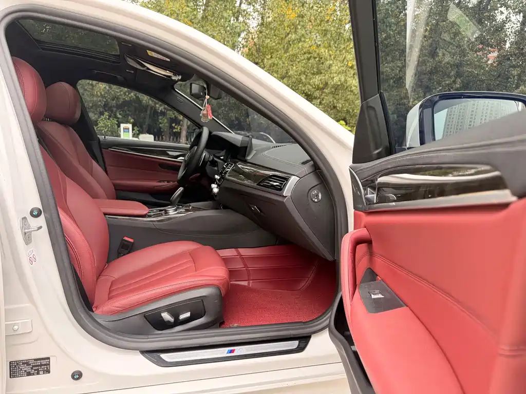 BMW 5 Series — миниатюра 6