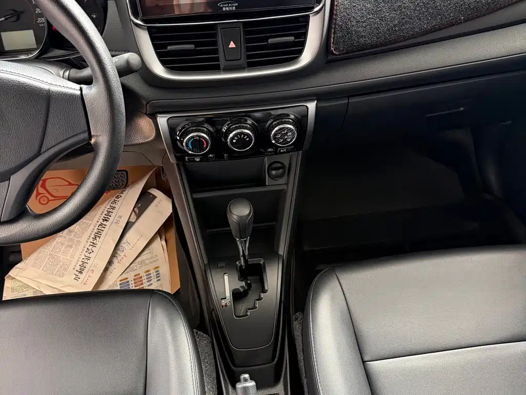 Toyota Yaris L — миниатюра 29