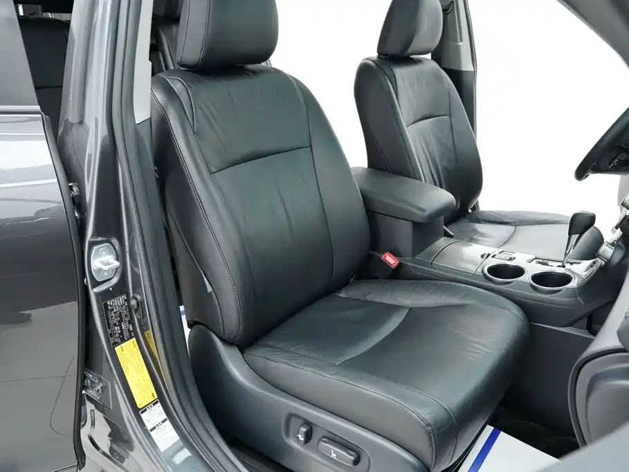 Toyota Highlander (Import) — миниатюра 17