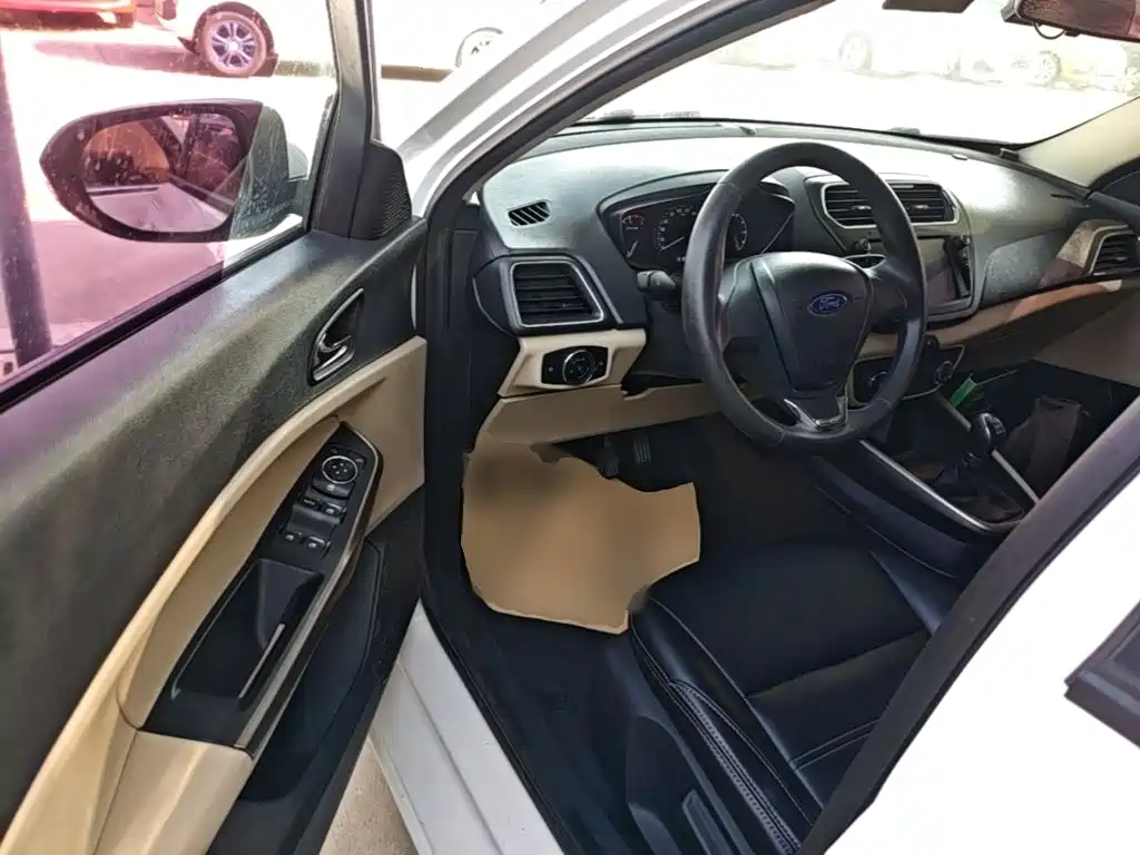 Ford Escort — миниатюра 16