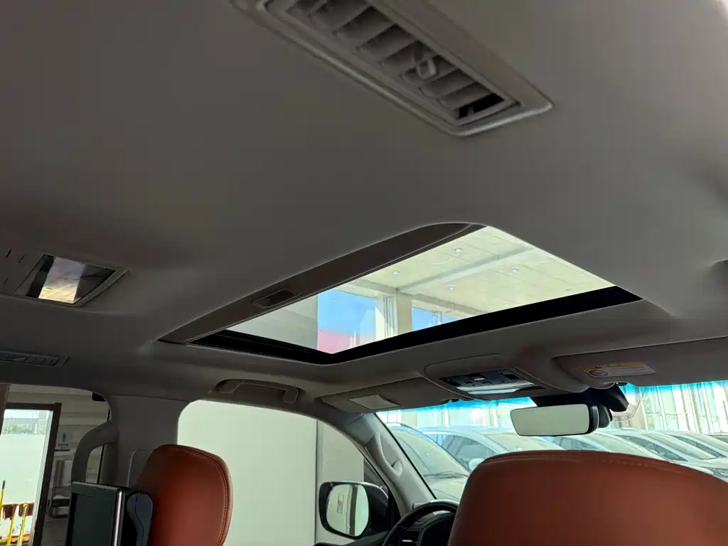 Lexus LX — миниатюра 12