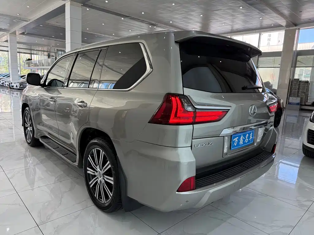Lexus LX — миниатюра 18