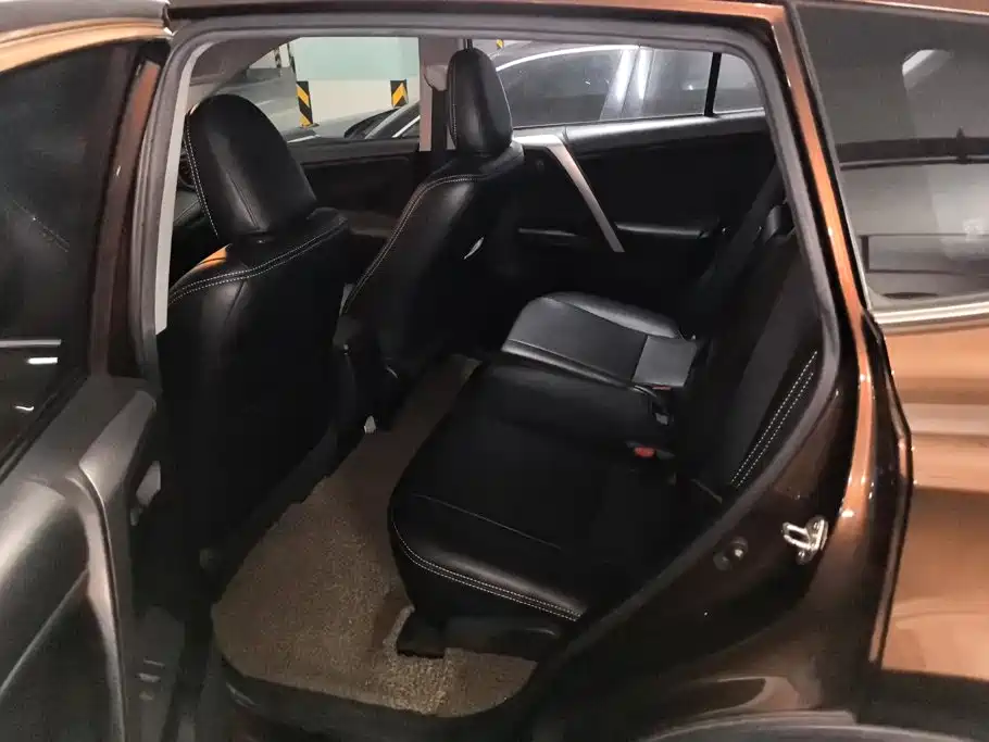 Toyota RAV4 — миниатюра 11