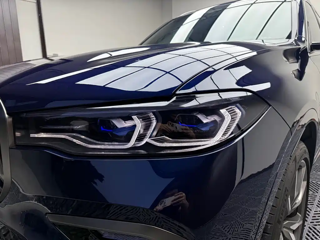 BMW X7 — миниатюра 2