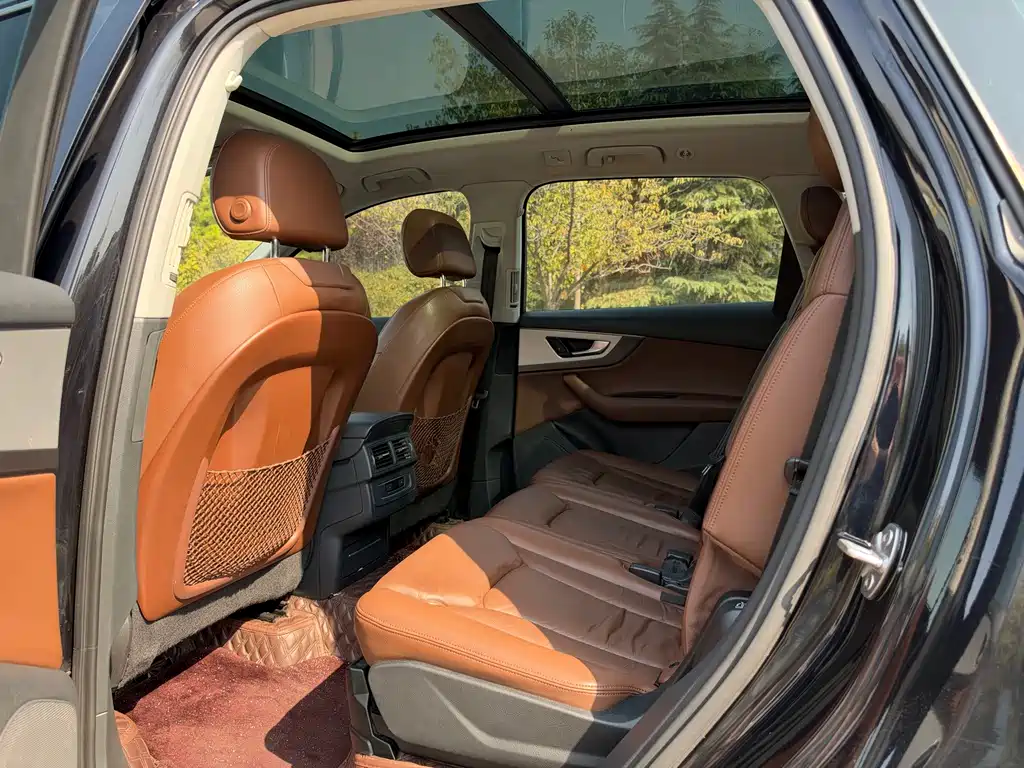 Audi Q7 — миниатюра 12