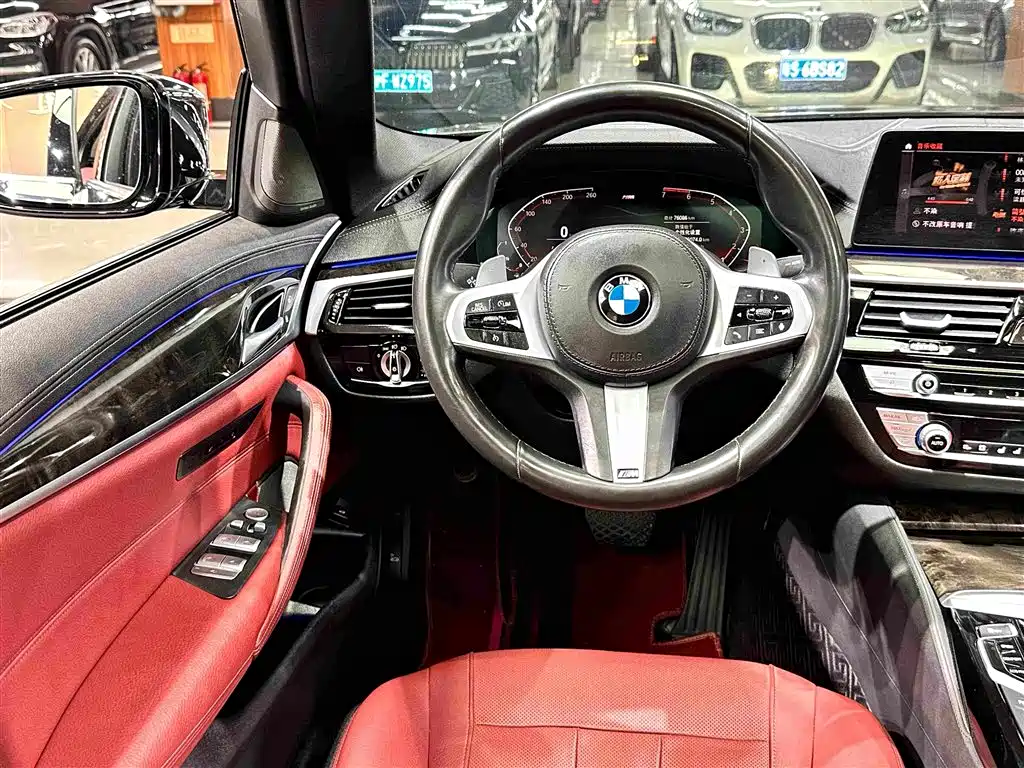 BMW 5 Series — миниатюра 12