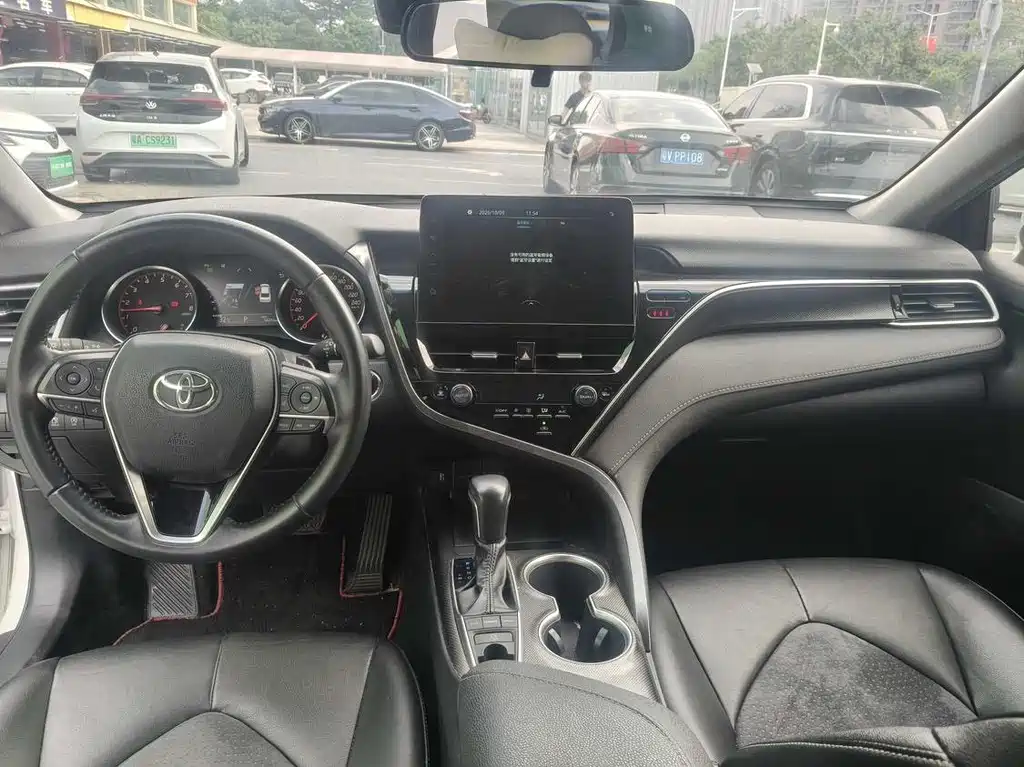 Toyota Camry — миниатюра 9