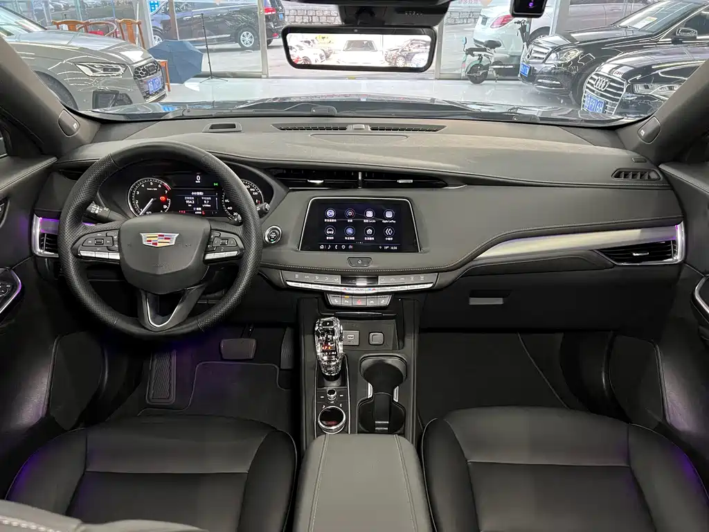Cadillac XT4 — миниатюра 7