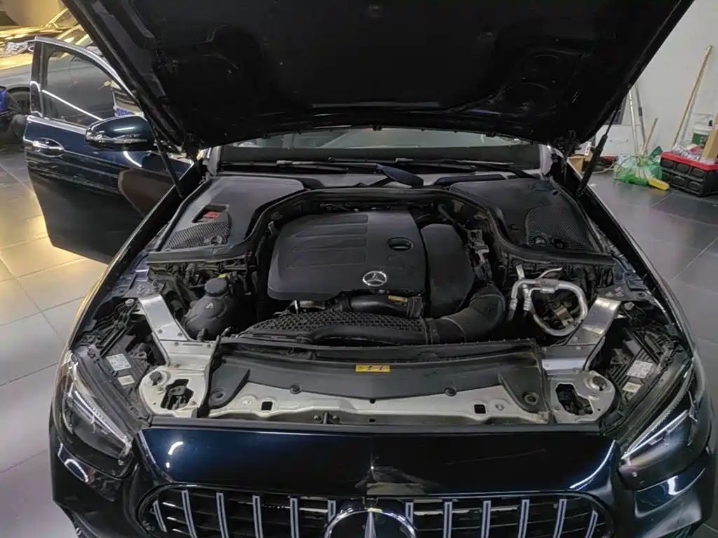 Mercedes-Benz E-Class — миниатюра 20