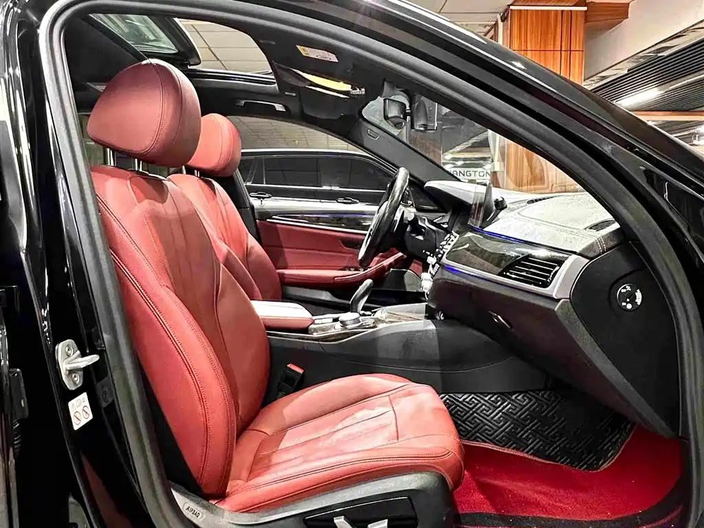 BMW 5 Series — миниатюра 21