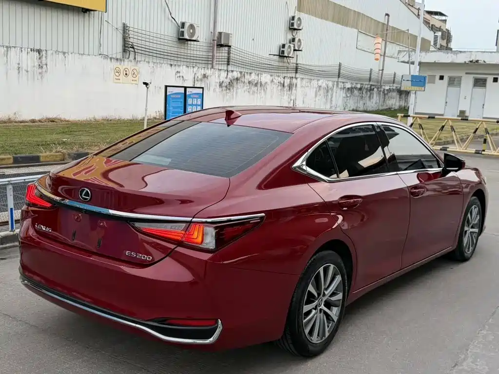 Lexus ES — миниатюра 4