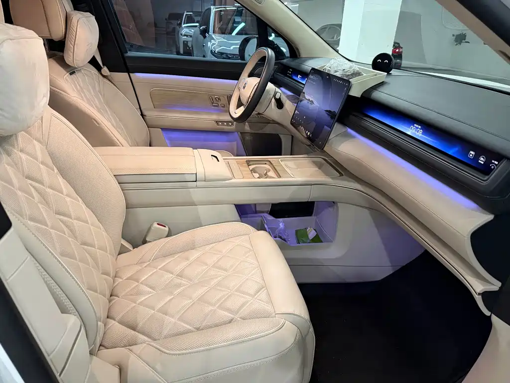 NIO ES8 — миниатюра 4
