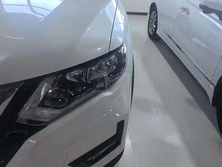 Nissan X-Trail — миниатюра 5