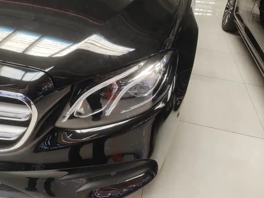 Mercedes-Benz E-Class — миниатюра 5