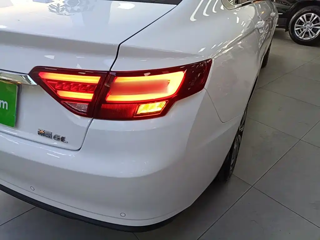 Geely Emgrand GL — миниатюра 8