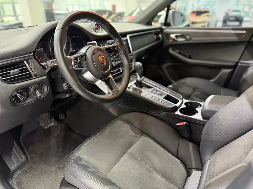 Porsche Macan — миниатюра 5
