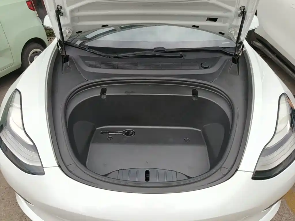 Tesla Model 3 — миниатюра 20