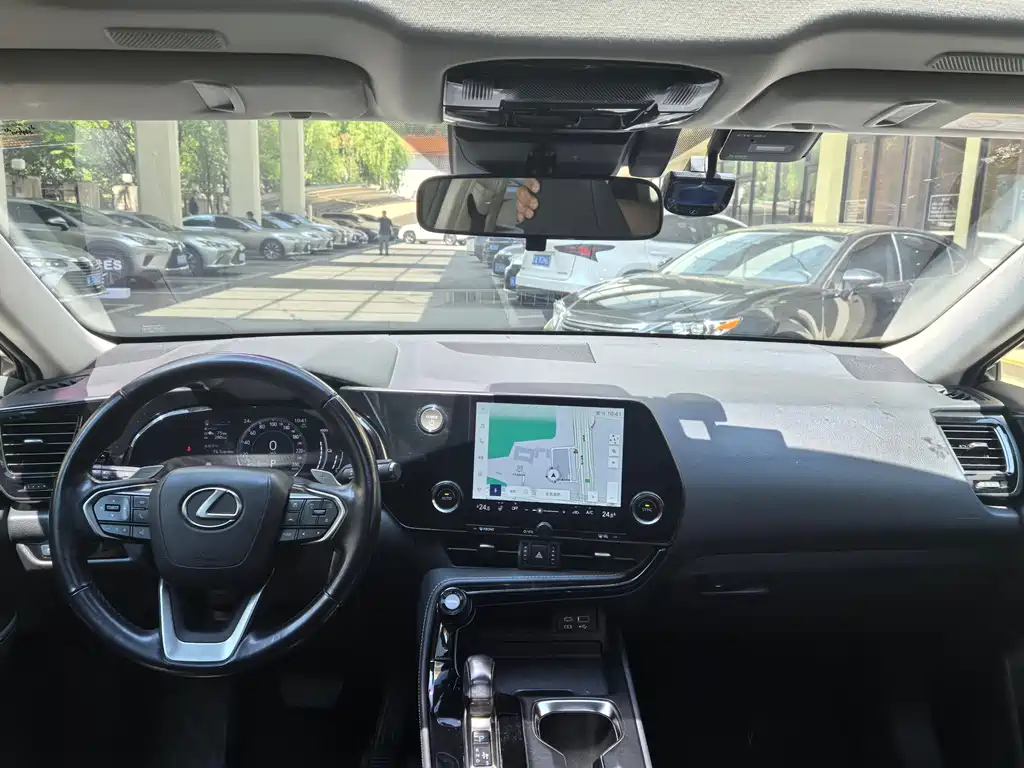 Lexus NX 2022 400h+