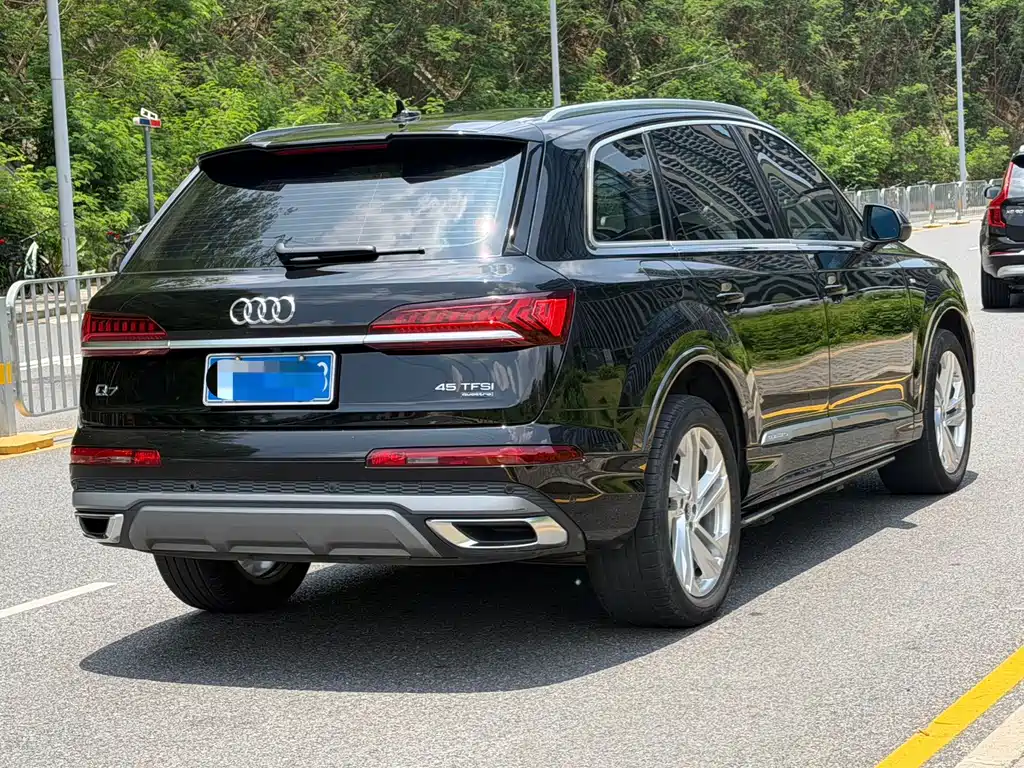 Audi Q7 2023 45 TFSI quattro S line Sport
