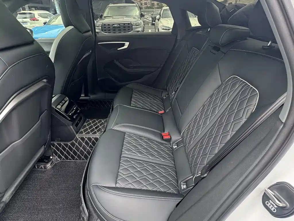 Audi Audi A5L — миниатюра 11
