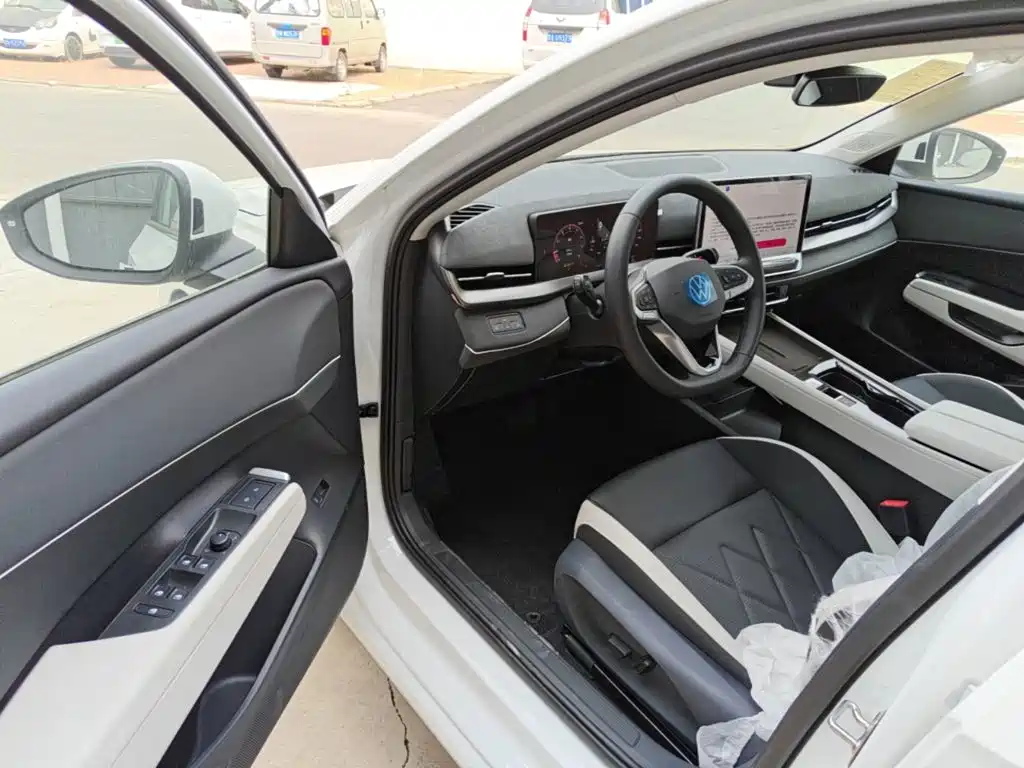 Volkswagen Sagitar — миниатюра 16
