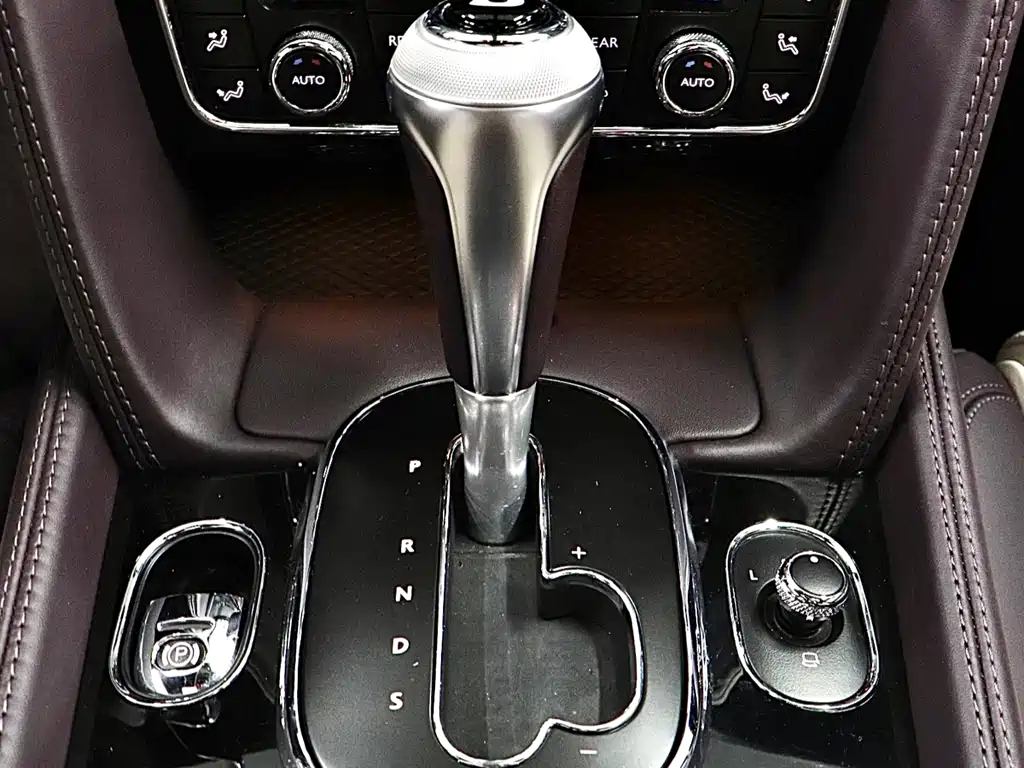 Bentley Flying Spur — миниатюра 21