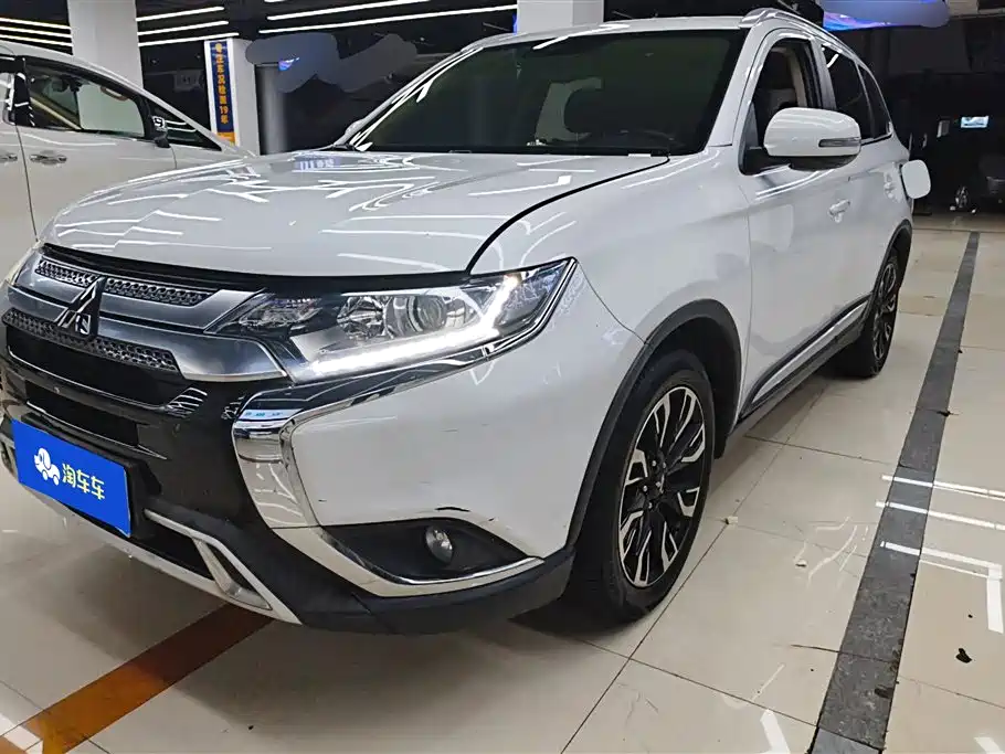 Mitsubishi Outlander 2020