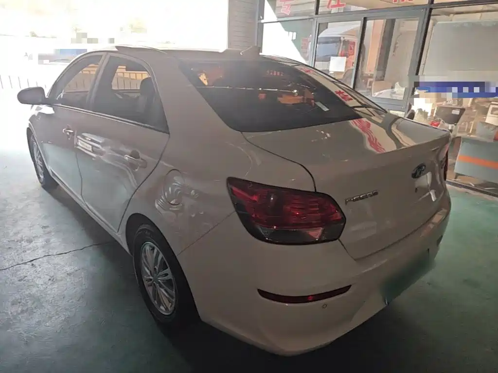 Kia Huanchi — миниатюра 5
