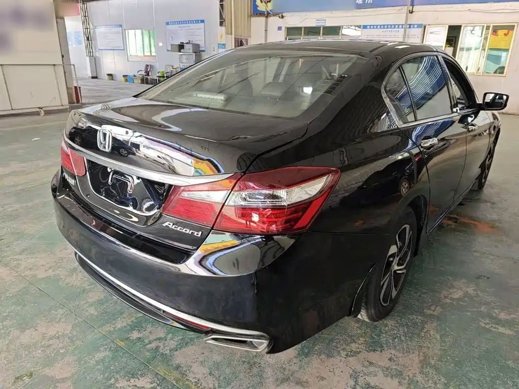 Honda Accord — миниатюра 7
