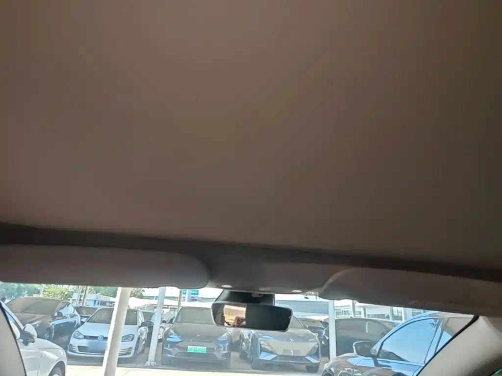 Tesla Model 3 — миниатюра 18