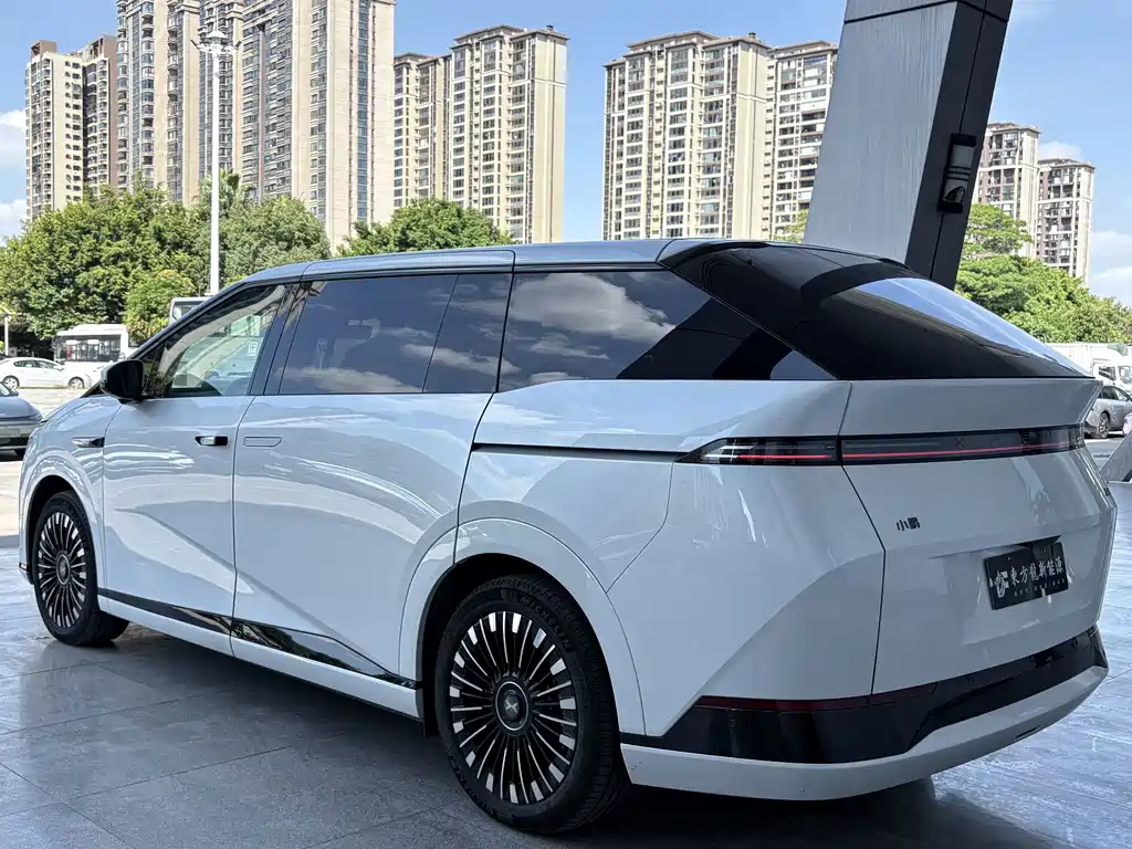 XPeng X9 — миниатюра 7